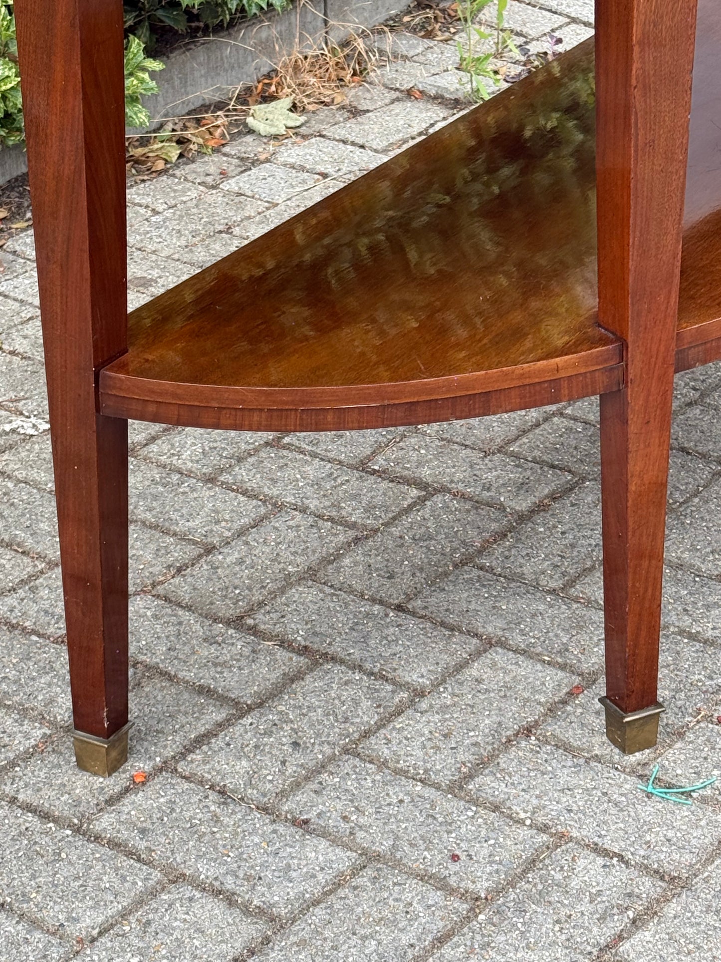 Console demi-lune style Louis XVI