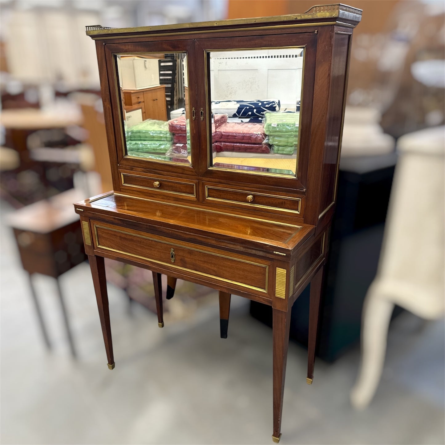 Bonheur du jour style Louis XVI