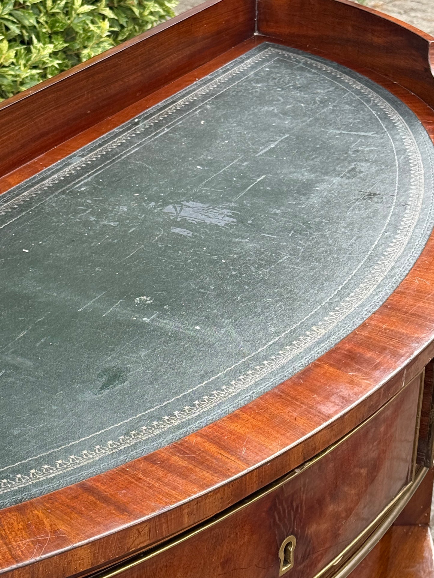 Console demi-lune style Louis XVI