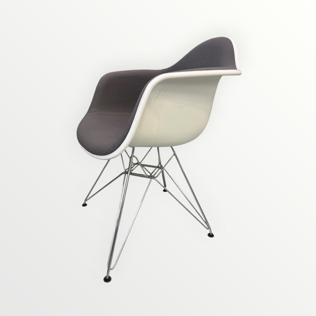Fauteuil Eames Plastic Armchair pour Vitra