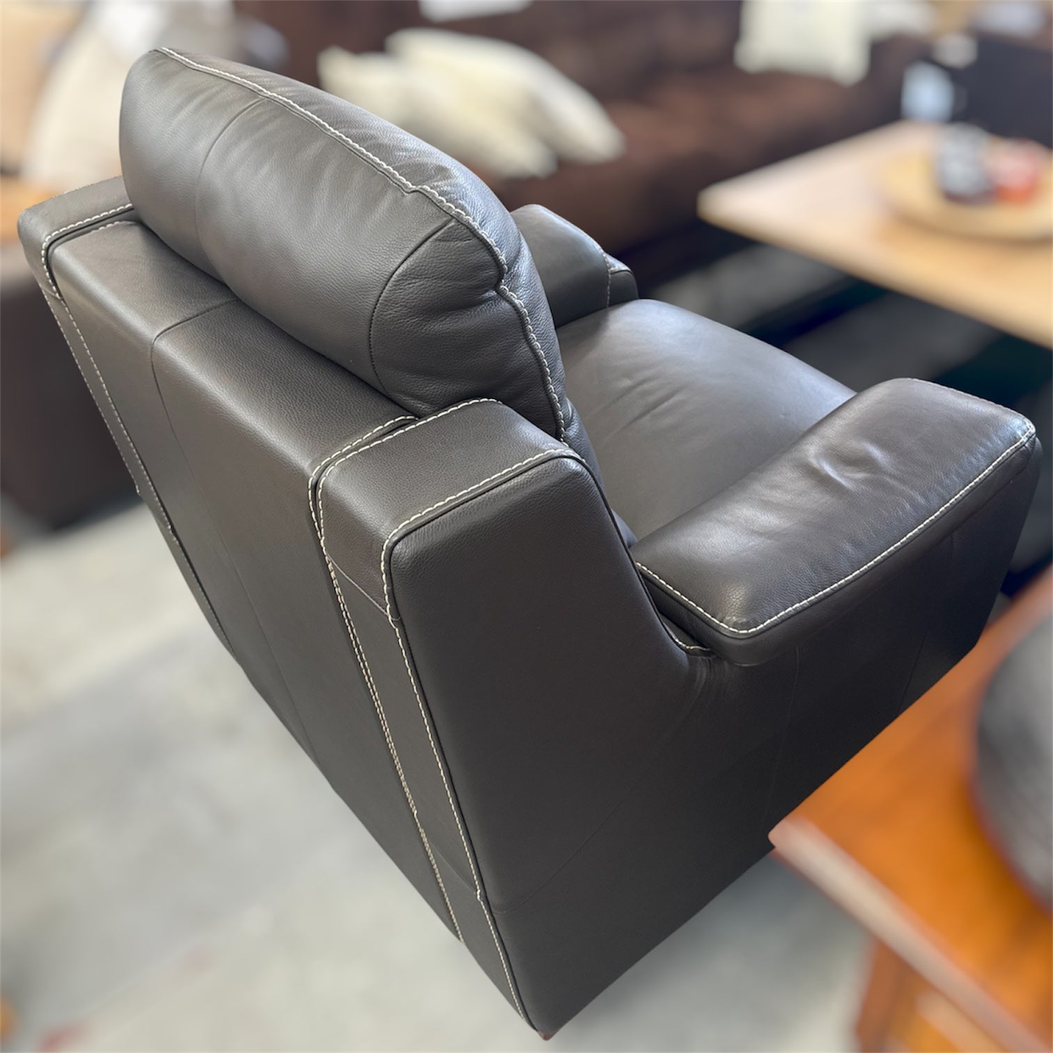 Fauteuil design italien en cuir