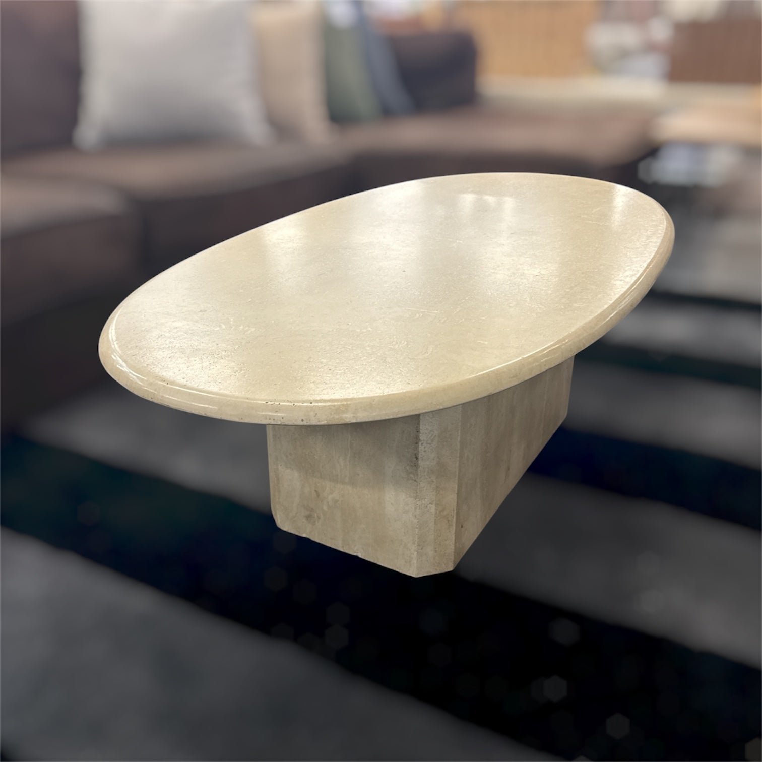 Table basse vintage en travertin