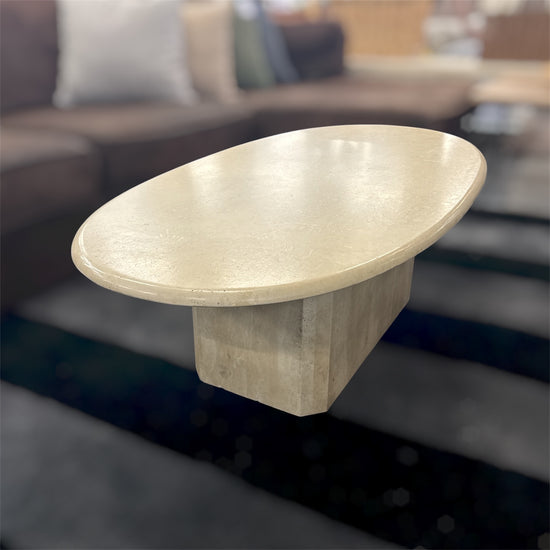 Table basse vintage en travertin