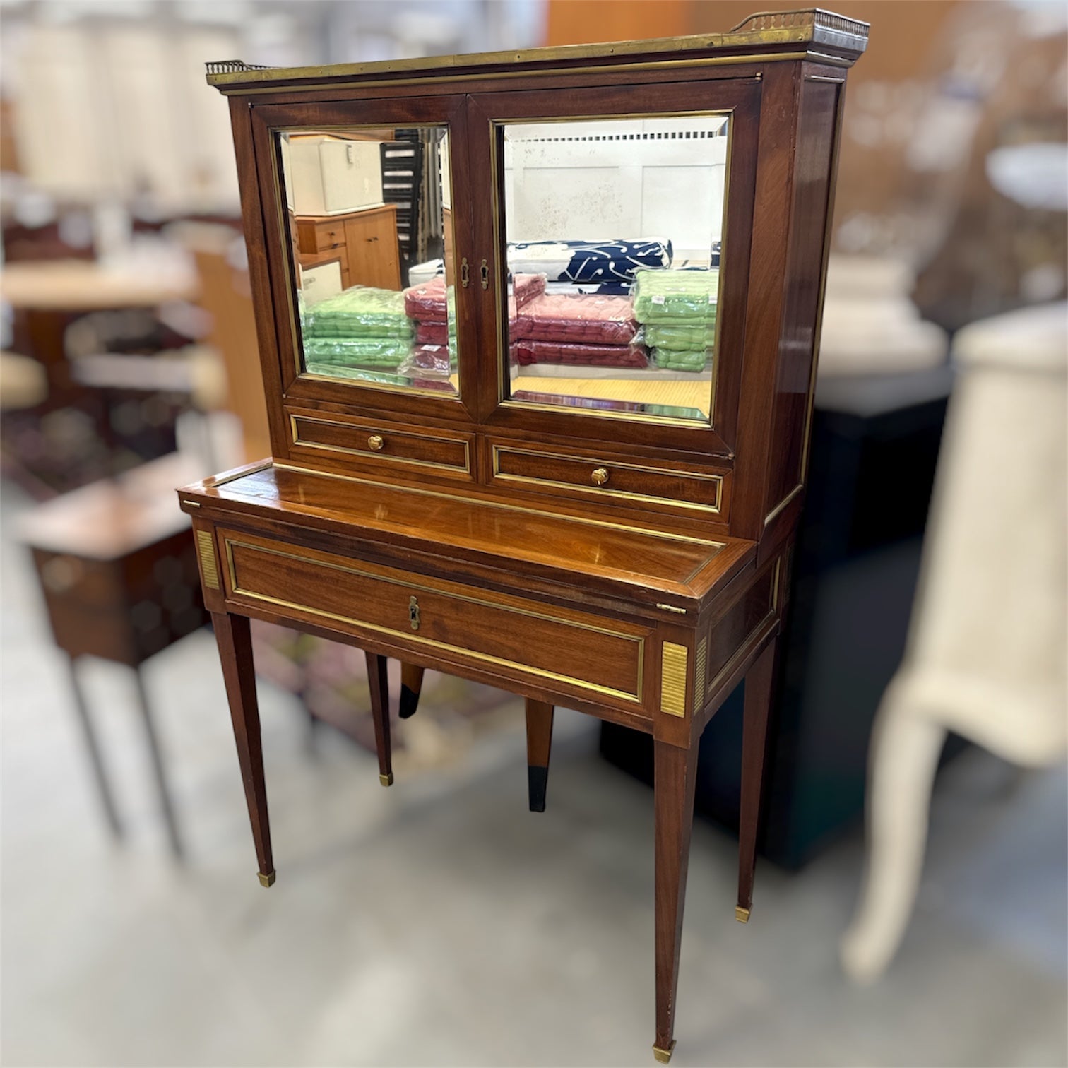 Bonheur du jour style Louis XVI