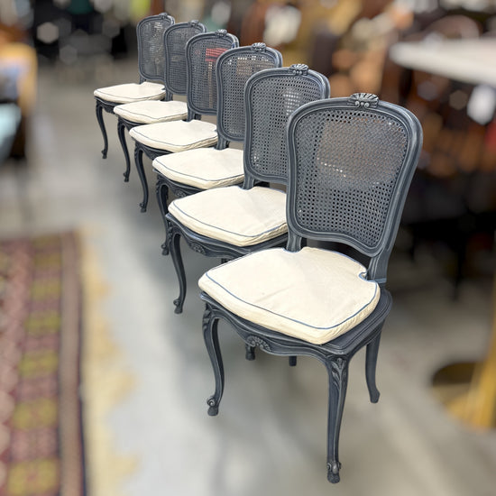 6 Chaises patinées + cannage